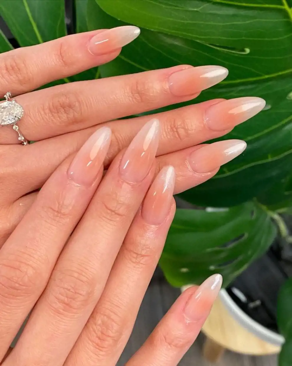 Aura nails: en nude y glaseadas