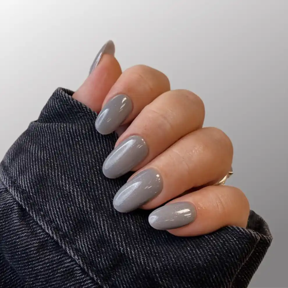 Manicura gris