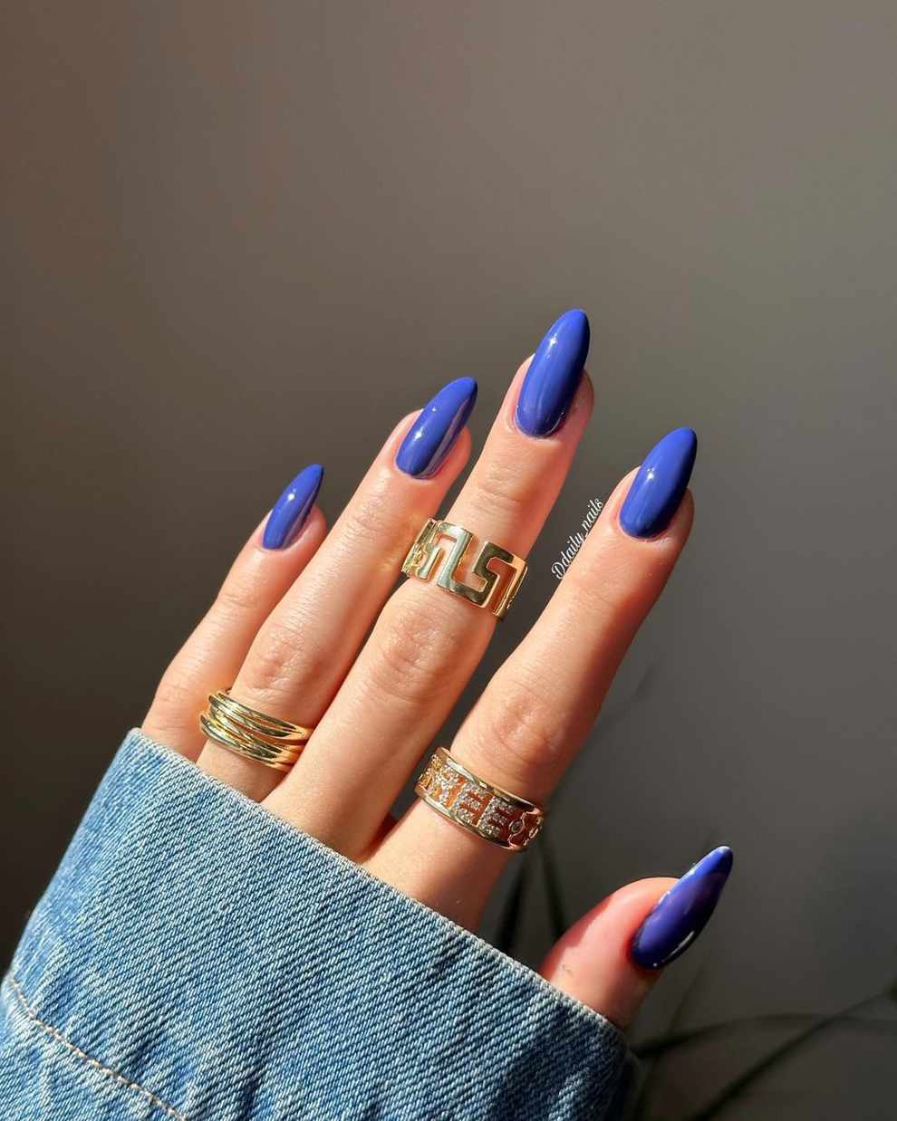 Uñas azul Klein