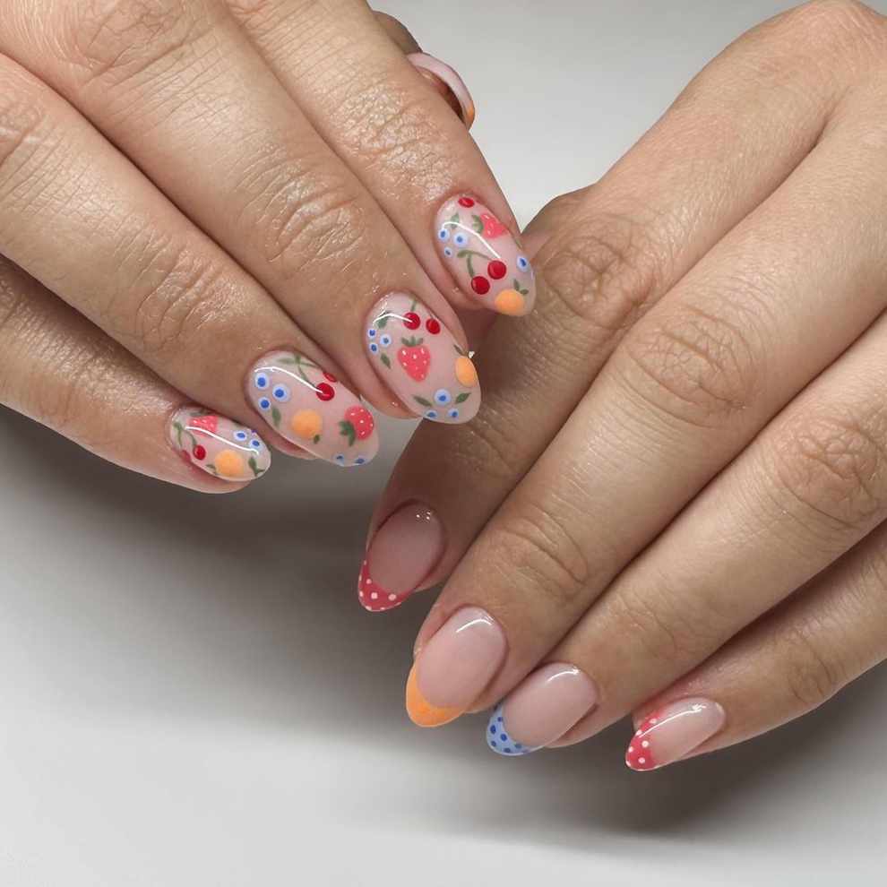 uñas tutti frutti