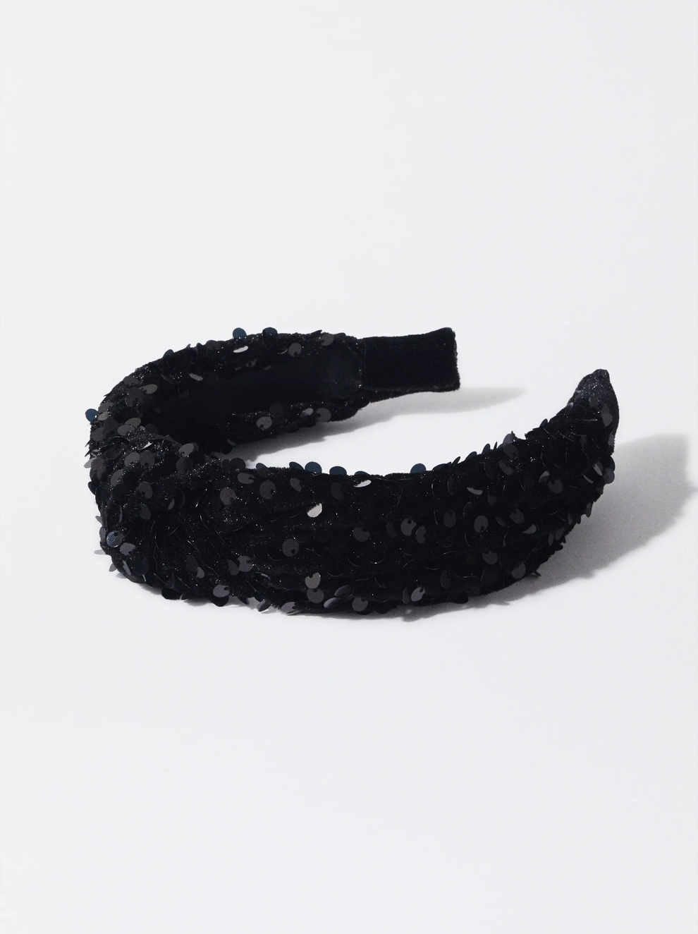 Diadema de lentejuelas negras