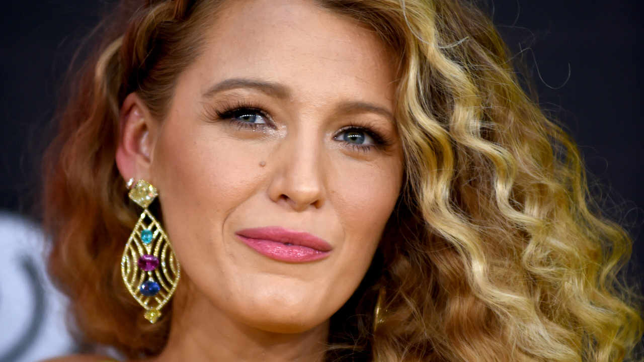 como cuidar el pelo rizado blake lively