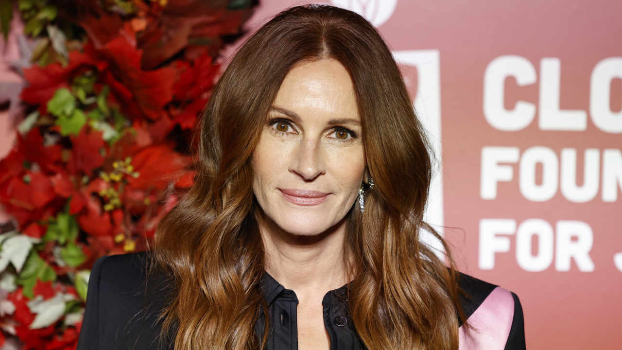 Julia Roberts estrena color de pelo