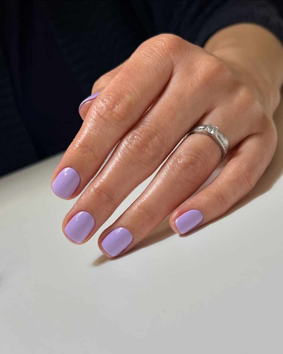 Uñas lilas