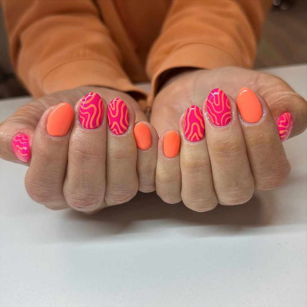 Uñas para verano: rosa y naranja