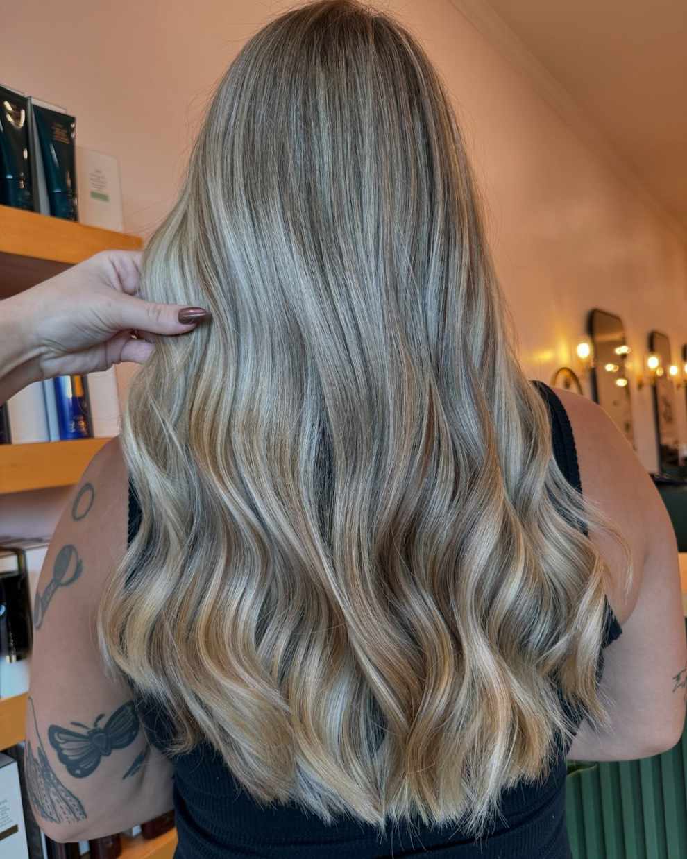 Silver balayage, las mechas para disimular las canas y rejuvenecer el rostro