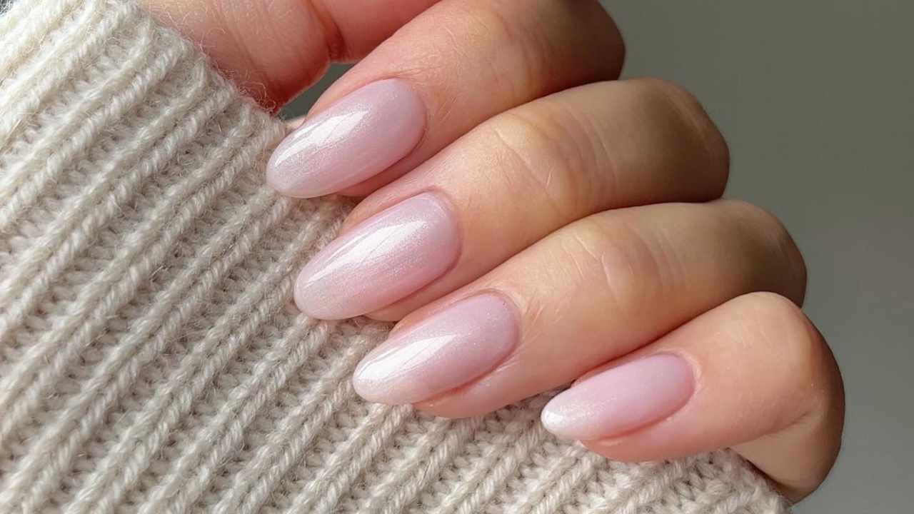 Las 10 manicuras de color rosa más elegantes y bonitas para llevar en invierno