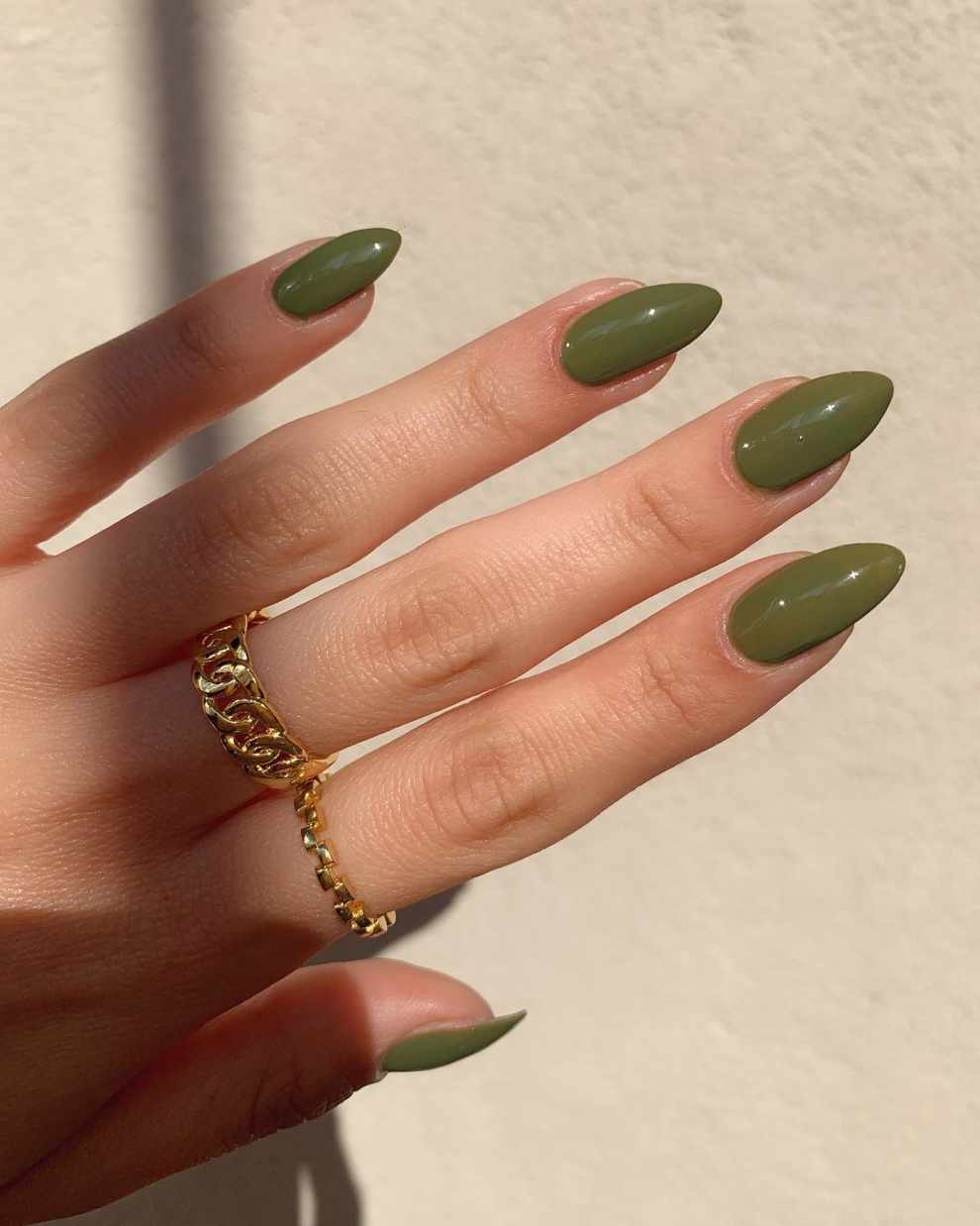 manicrua verde oliva